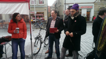 Infostand 9.11.2013 mit unseren KandidatInnen BürgerInnen